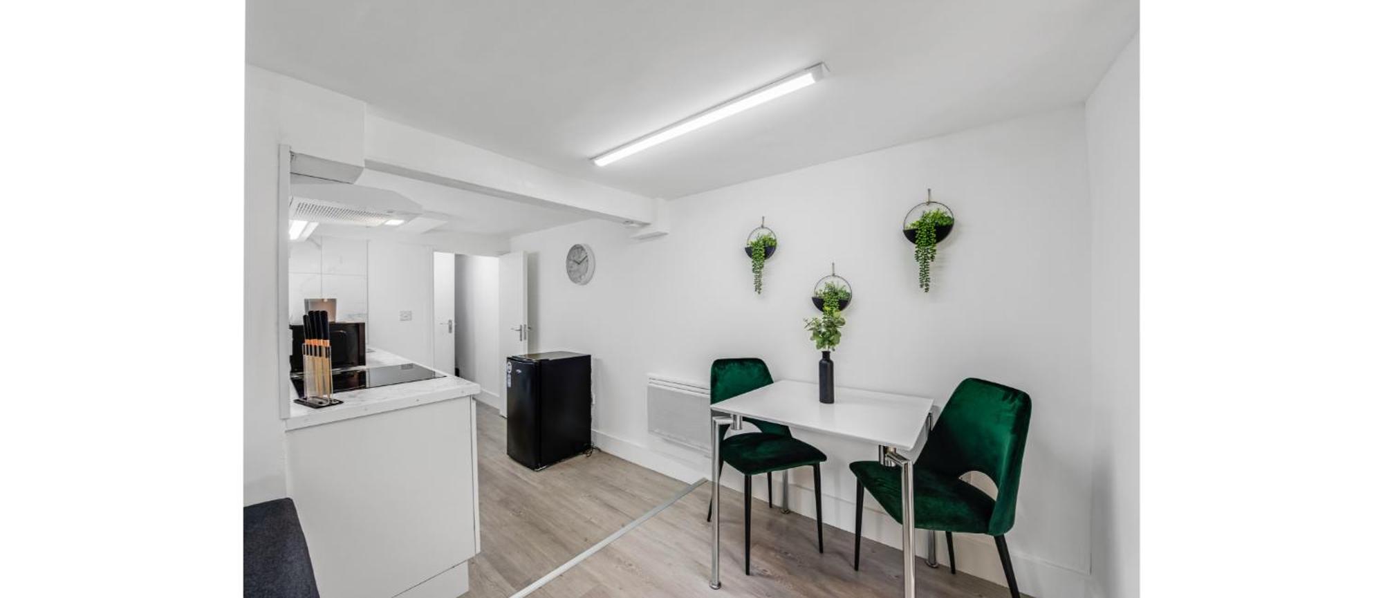 Cosy Little Flat - Perfect Base For Explorers Appartamento *